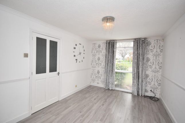 2, Stoneyhurst, Northampton photo 3