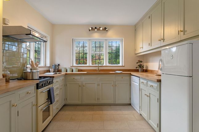 Staddlestones, Fairmile, Henley-on-Thames photo 4
