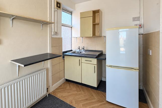Flat 4, 338 Humberstone Road, Leicester photo 3