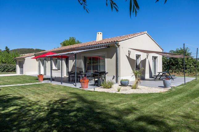 Property for sale in Vaison-La-Romaine, Vaucluse, Provence-Alpes-Côte d`Azur, France