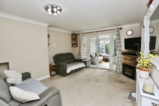 1, Priestwood Close, Southampton photo 3