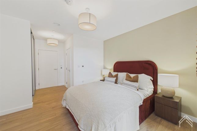 21547845, 330 Ealing Road, Wembley photo 4