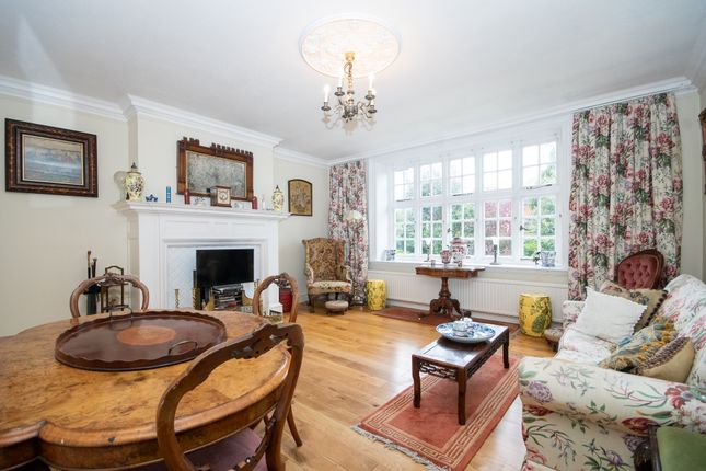 Flat for sale in Eastcote Place, Eastcote, Pinner