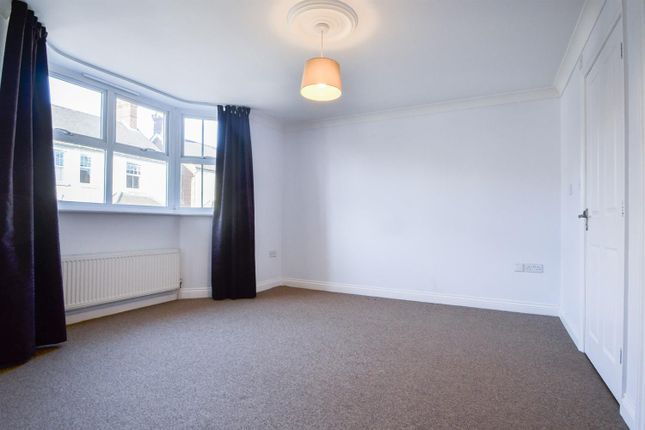 Flat 3, Kyneton Lodge, 61 Lower Street, Pulborough photo 4