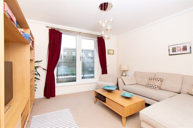 Town house for sale in Scholars Walk, Cambridge