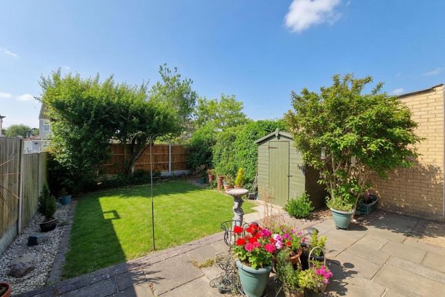 011, Oakhurst Road, Rayleigh photo 2
