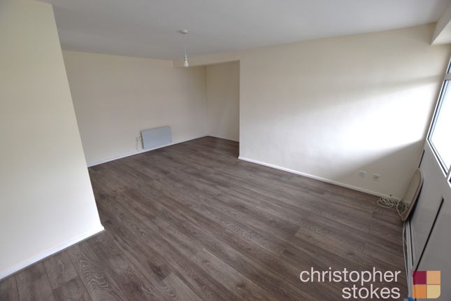 Flat to rent in Southgate House, Turners Hill, Cheshunt, Waltham Cross, Hertfordshire