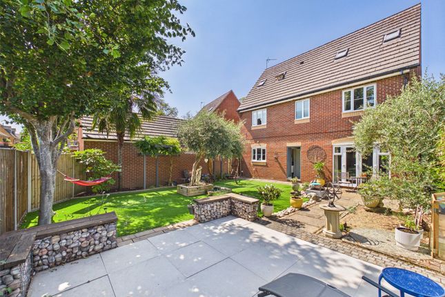 6, Youngs Orchard, Gloucester photo 3