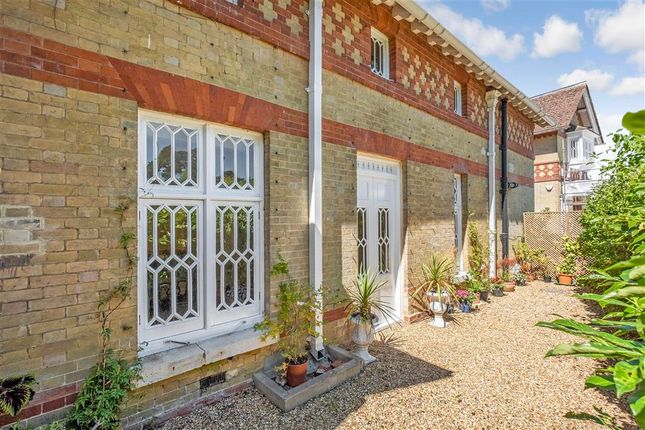 Thumbnail Cottage for sale in York Avenue, East Cowes, Isle Of Wight
