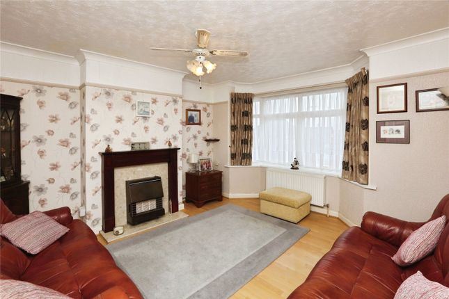 19, Browning Avenue, Hampshire photo 3