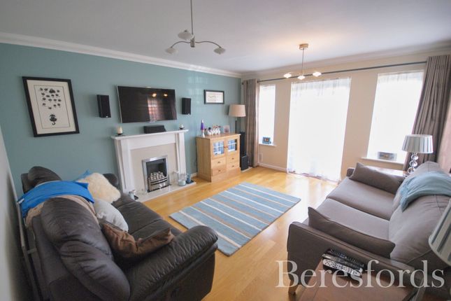 79, Ridgewell Avenue, Essex photo 2