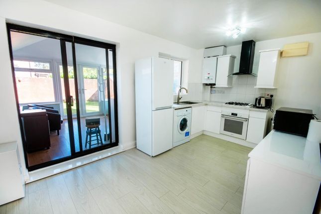 1, Greenoak, Manchester photo 3