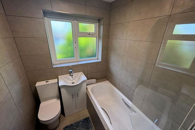 10, Hudson Road, Hayes photo 2
