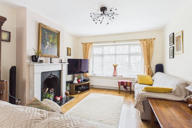 12, Little Reeves Avenue, Buckinghamshire photo 2