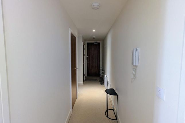 105 Meridian Bay, Trawler Road photo 2