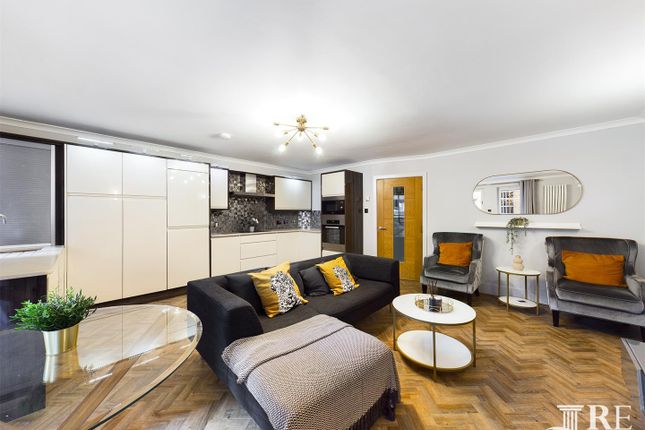 Thumbnail Flat for sale in Charter Court, 16A Harcourt Street, London
