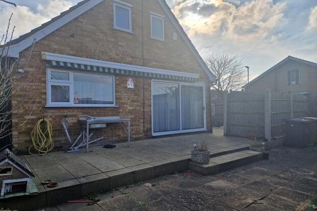 Detached bungalow to rent in Onslow Road, Luton