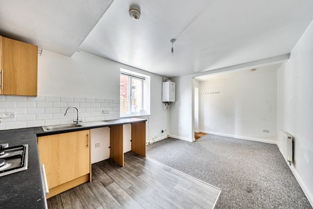 Flat 4, 66, Bitterne Road West, Hampshire photo 3