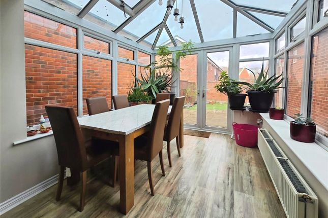 29, Nicholson Park, Berkshire photo 2