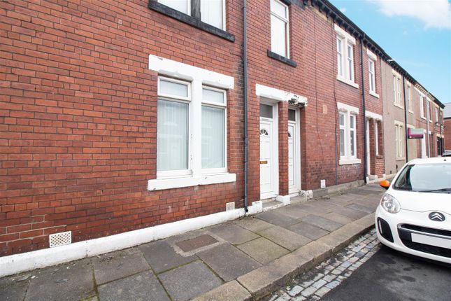 Flat to rent in Percy Street, Wallsend