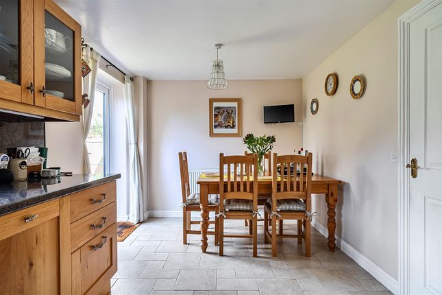 5, Barnes Close, Malmesbury photo 4