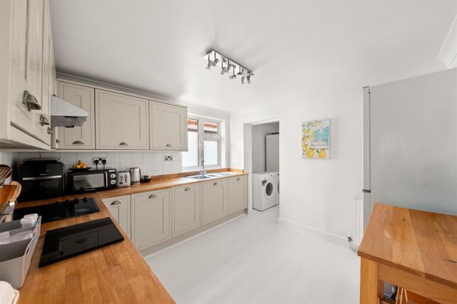 26, Copperfield Avenue, Uxbridge photo 2