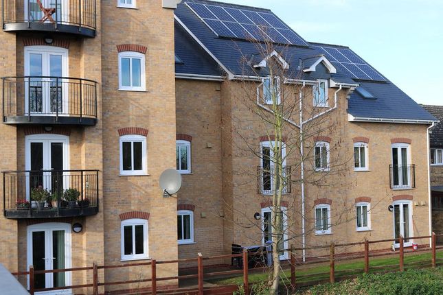 Exterior 7 Riverside Court.Jpg