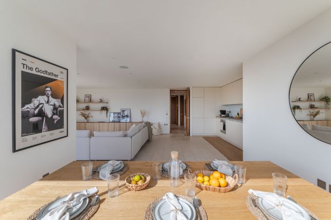 Apartment 7, Latitude House, London photo 3