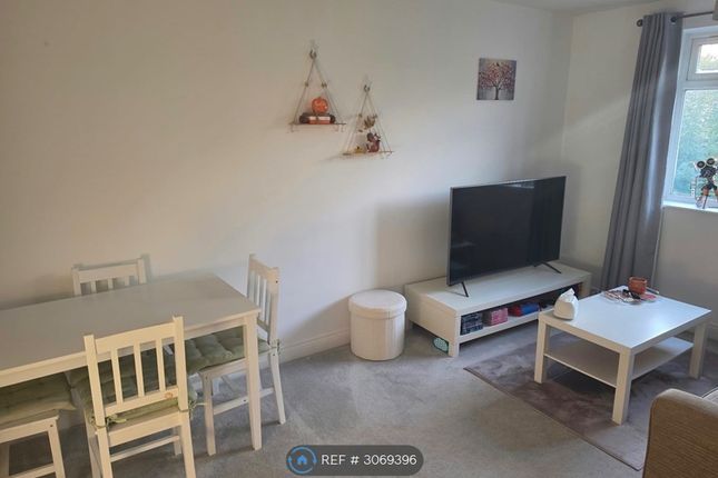 Flat, A Addison Road Sarisbury Green, Southampton photo 2