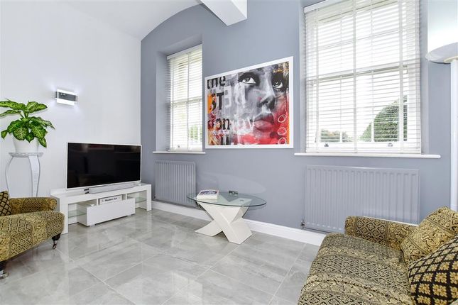 Thumbnail Town house for sale in Tarragon Road, Maidstone, Kent