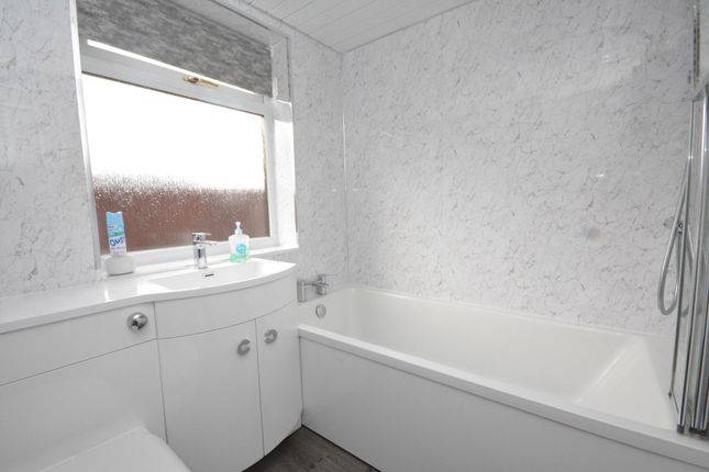 5 Osborne Drive, Alloa photo 4