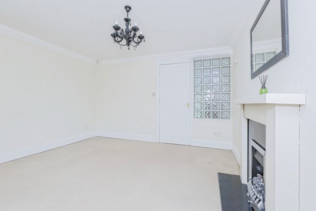 2, Larchwood Close, Leicester photo 3