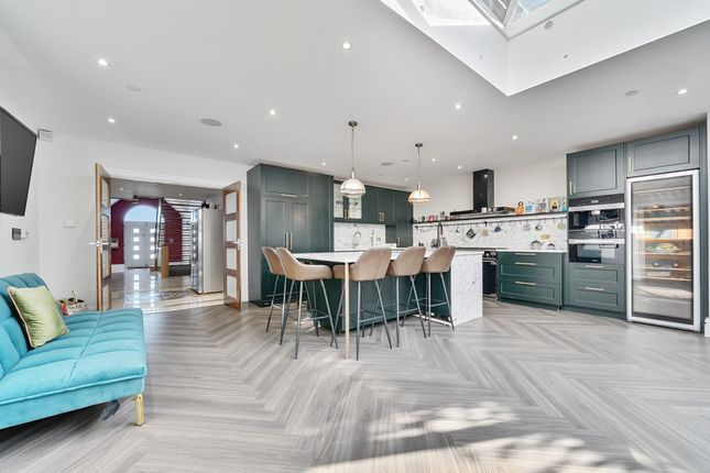 5, Parkgate Crescent, Hadley Wood photo 2
