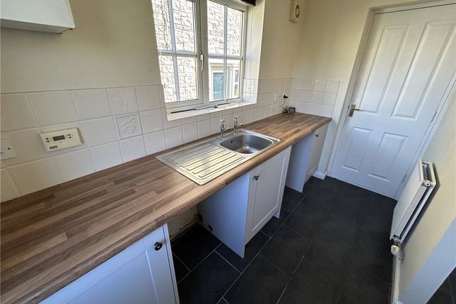 33, Chapman Court, Barnoldswick, Lancashire, BB18 photo 4