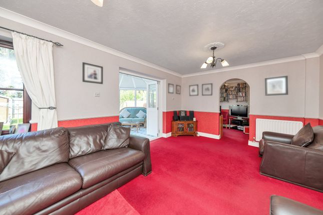 3 Tudor Court Old North Road, Royston photo 3