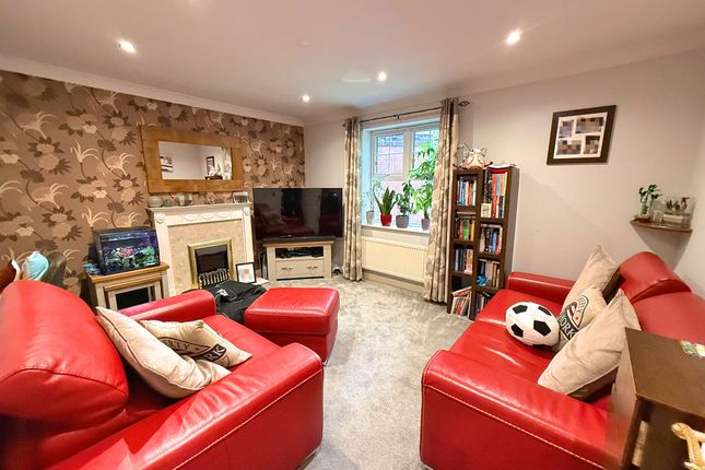 Flat 41, Wood Court, Sale photo 2