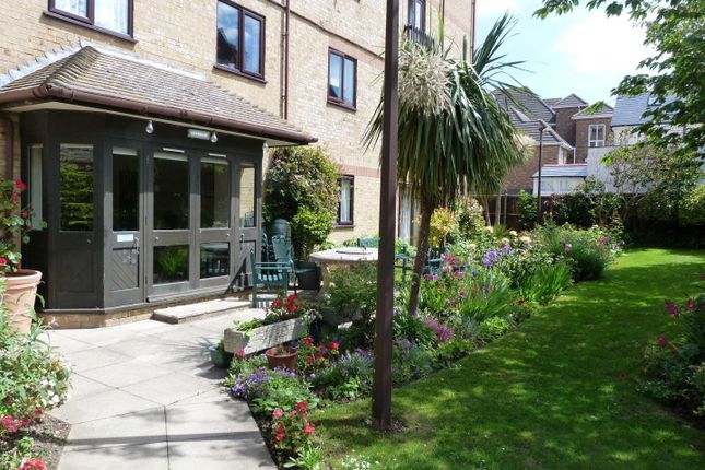 Flat 18 Seavi, West Cliff Road, Broadstairs photo 3