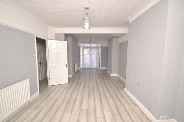Thumbnail Terraced house to rent in Hooks Close, London