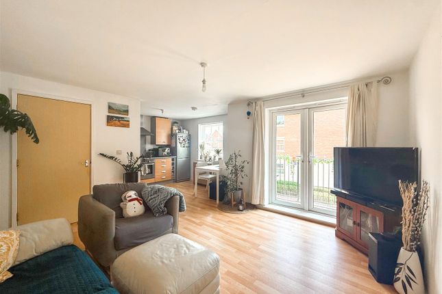 31, Badgerdale Way, Derby photo 2