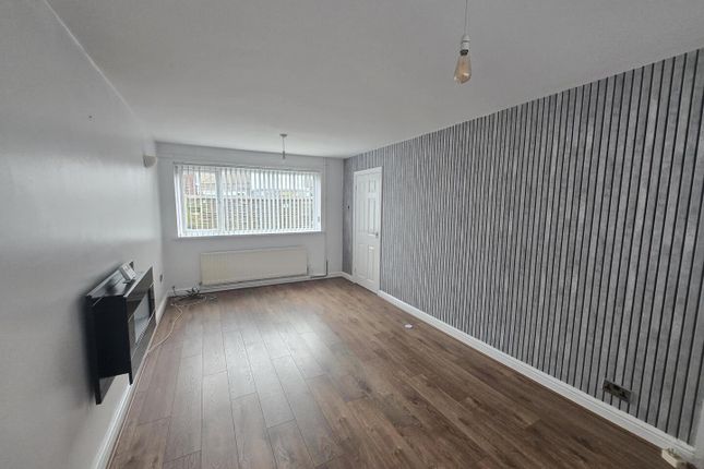 21, Caxton Walk, South Shields photo 2