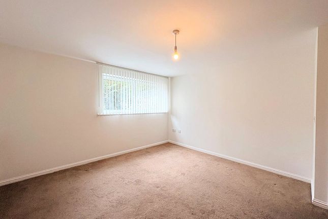 80, Lowbridge Court, Liverpool photo 4