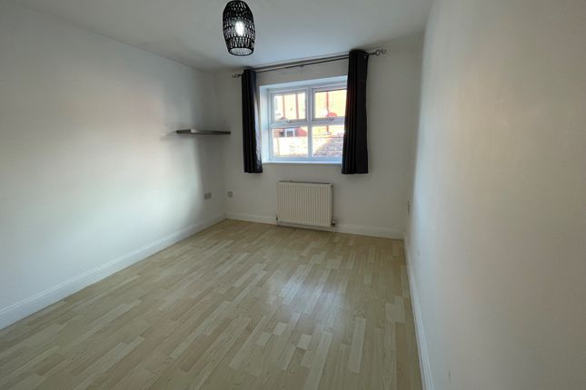 Flat 2, Liverpool photo 4