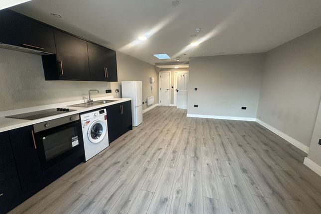 Flat 6 43A High Street, Leicester photo 2