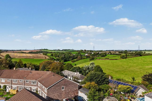 42 Cowling Gardens, Liskeard photo 2