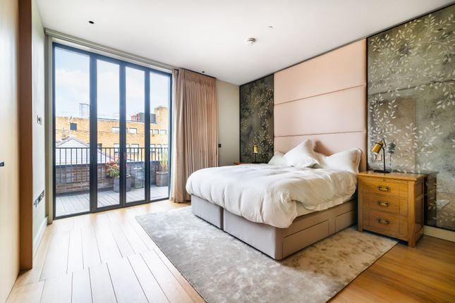 Flat for sale in Floral Street, London