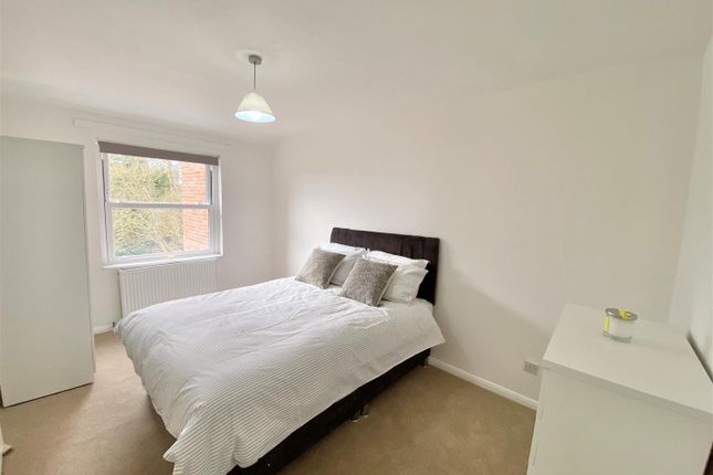 35, Chantry Court, Woods Avenue, Hatfield photo 2