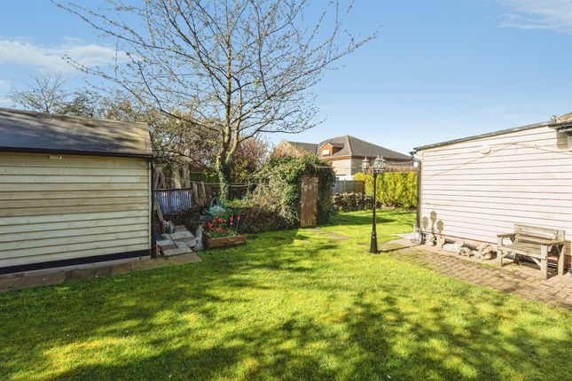 33, Knoll Park, Wakefield photo 2