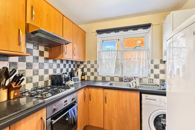 5, Wilkin Court, Colchester photo 4