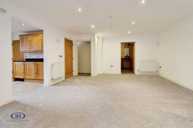 4, Hynton Bower, Stoke-On-Trent photo 5