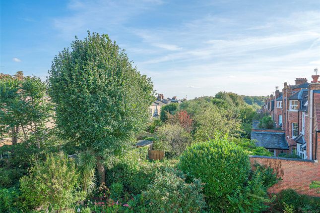 Flat for sale in The Gables, Fortis Green, London